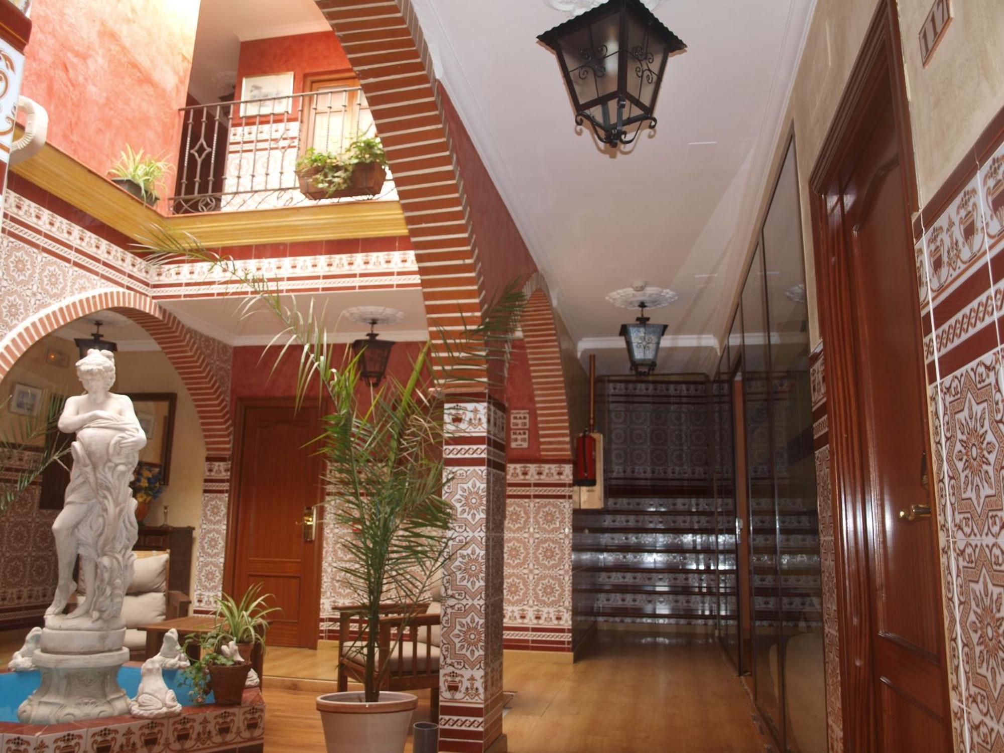 Hotel Esmeralda أشونة المظهر الخارجي الصورة