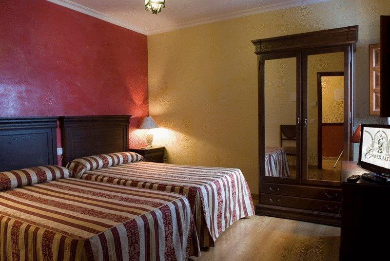Hotel Esmeralda أشونة المظهر الخارجي الصورة
